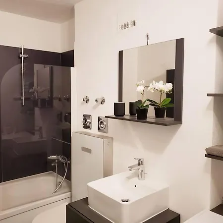 Apartment Fewo,zentral,ruhig Und 30 Minuten Nach Muenchen *